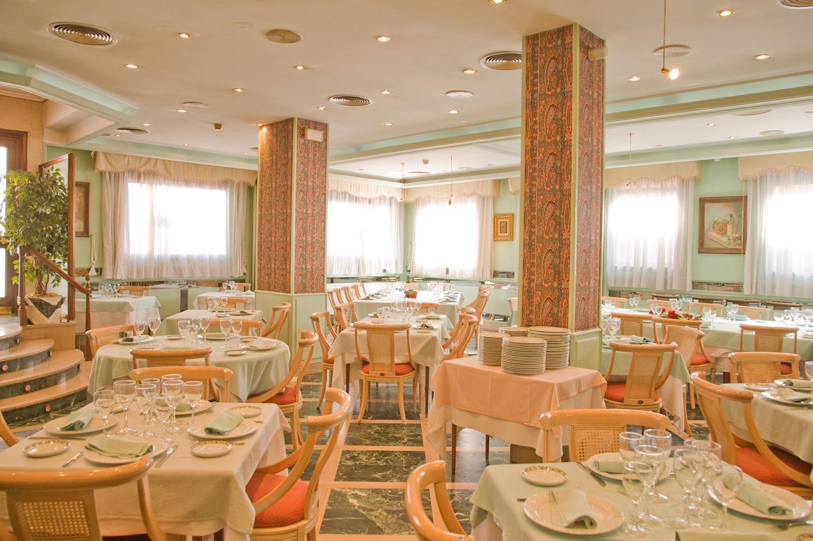 Hotel Tibur Zaragoza Restaurant billede